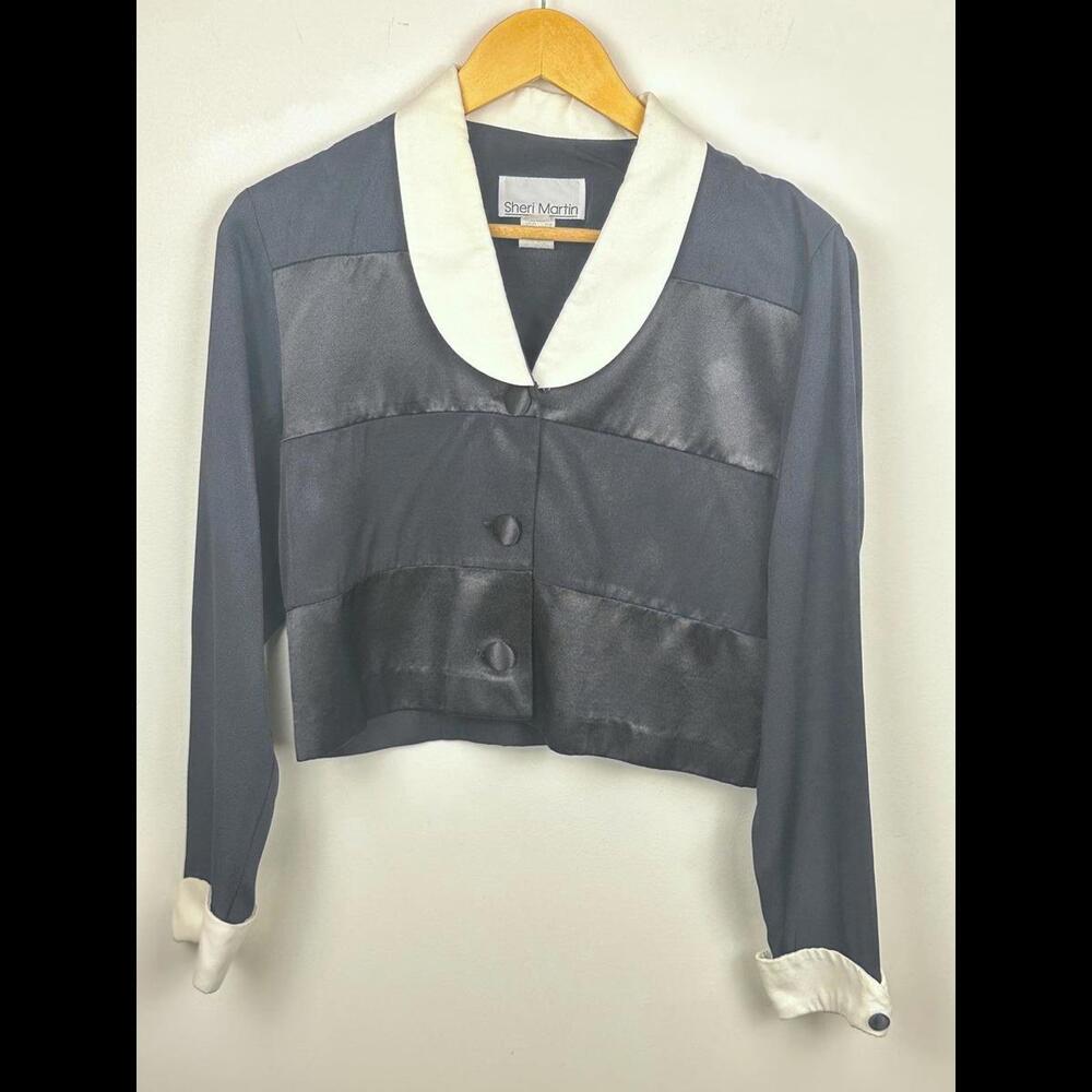 Vintage 90s Black White Cropped Button Front Blouse White Collar Cuffs SIZE 6
